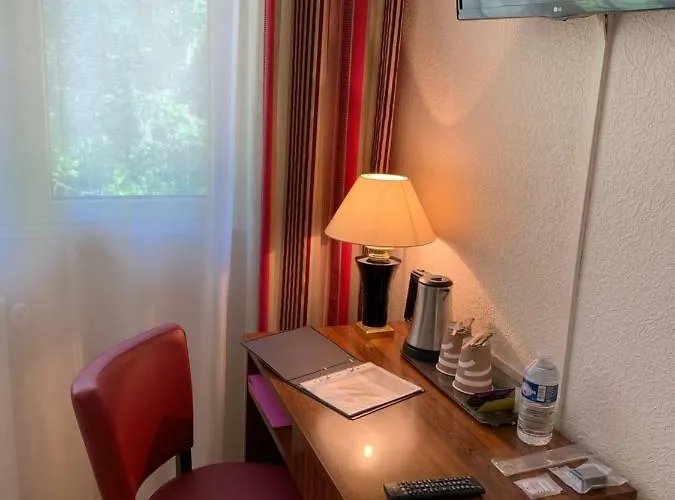 Brun Otel Saint-Lattier